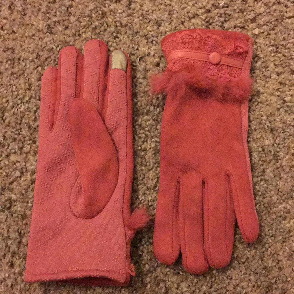 Pink suede gloves w/ lace and faux fur trim